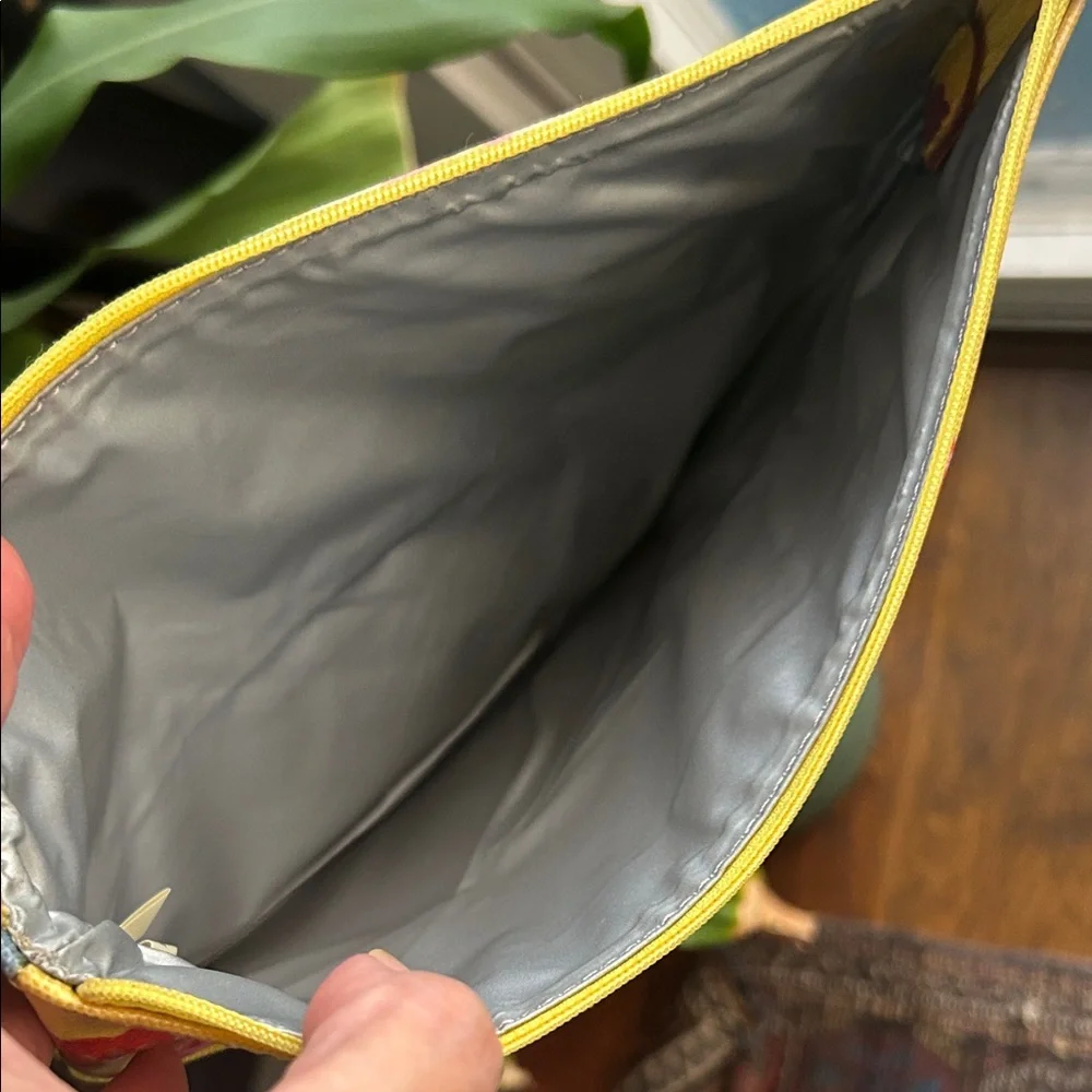 Kate Spade EUC Ret $139 Floral Clutch or cosmetic case - Picture 4 of 6